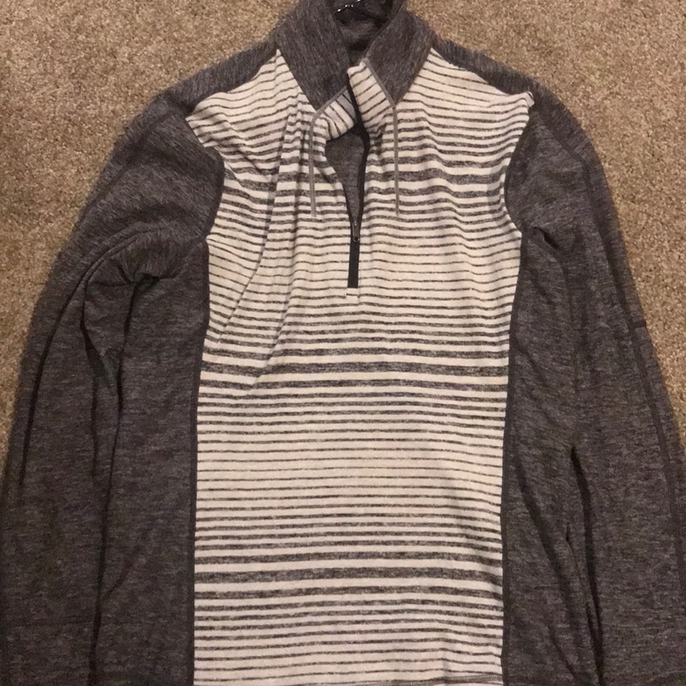 Men’s Lululemon light weight sweater
